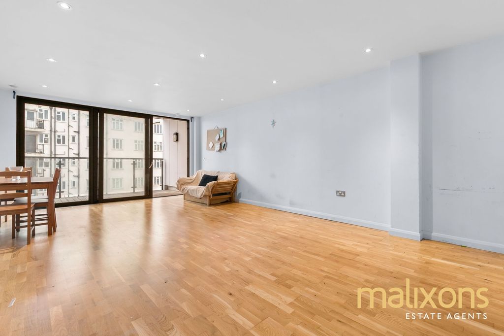 Property photo 3 of 11