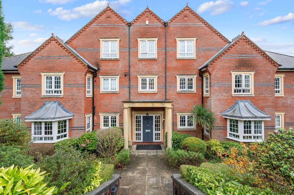 Property photo 1 of 15 Tudor Lodge, (13).Jpg