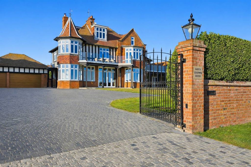 Property photo 2 of 58