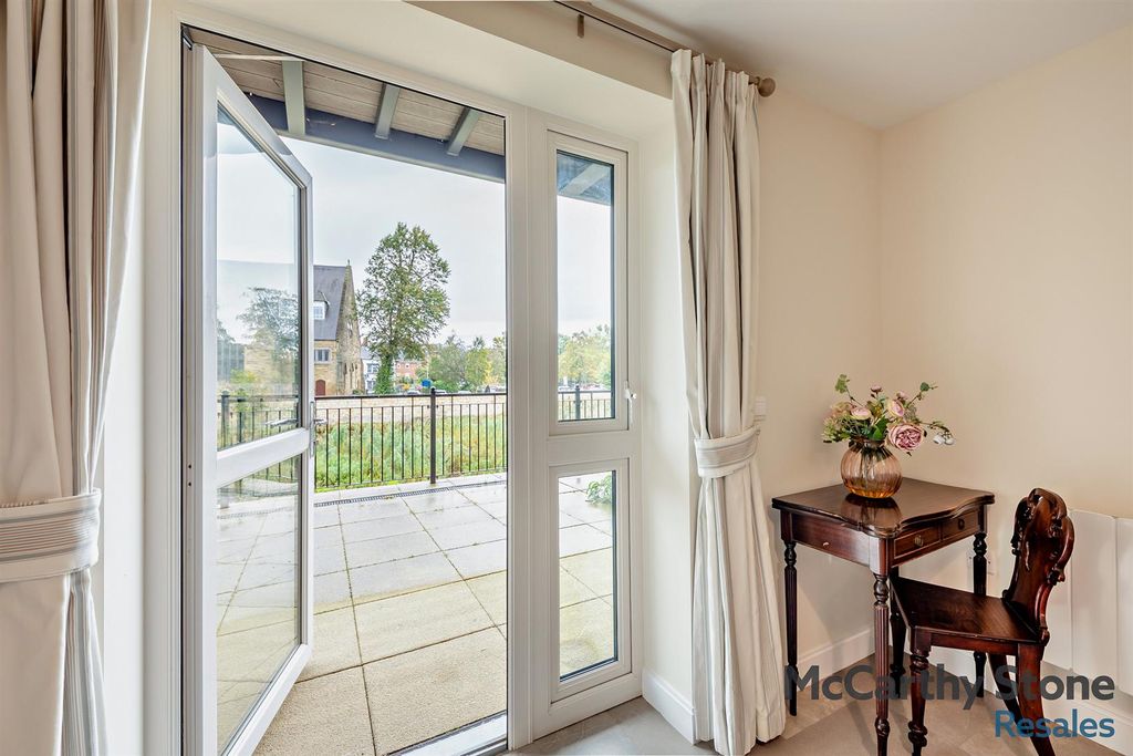 Property photo 3 of 25 8664484-Interior15-800.Jpg