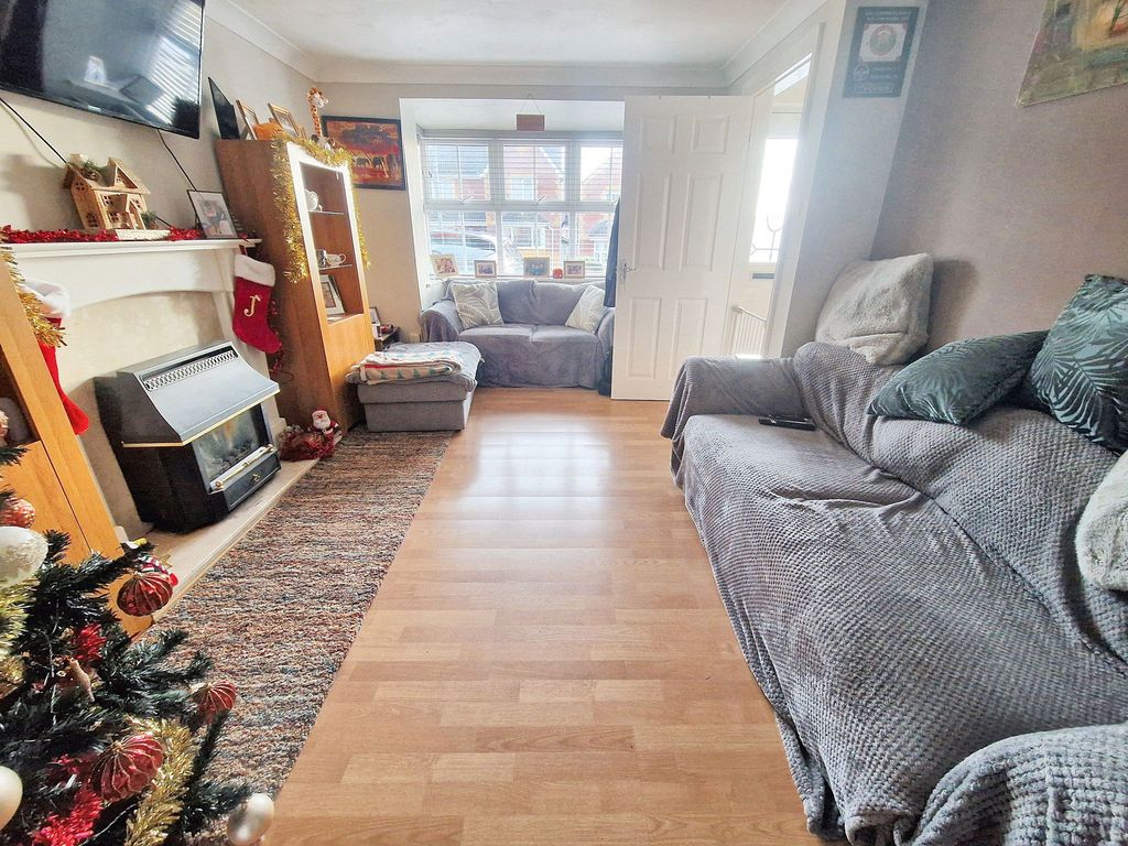 Property photo 2 of 20