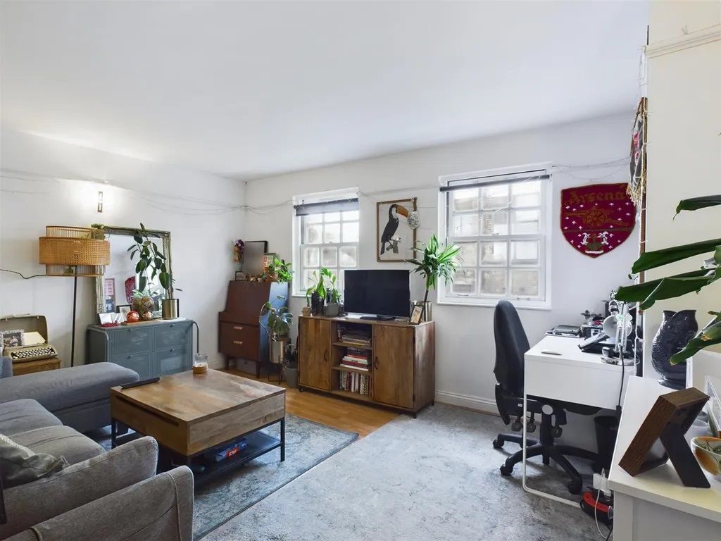 Property photo 2 of 3
