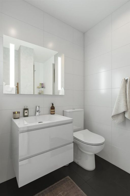 Property photo 3 of 5 1607299084171-Cgibathroom.Jpg