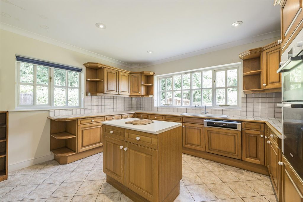 Property photo 3 of 19