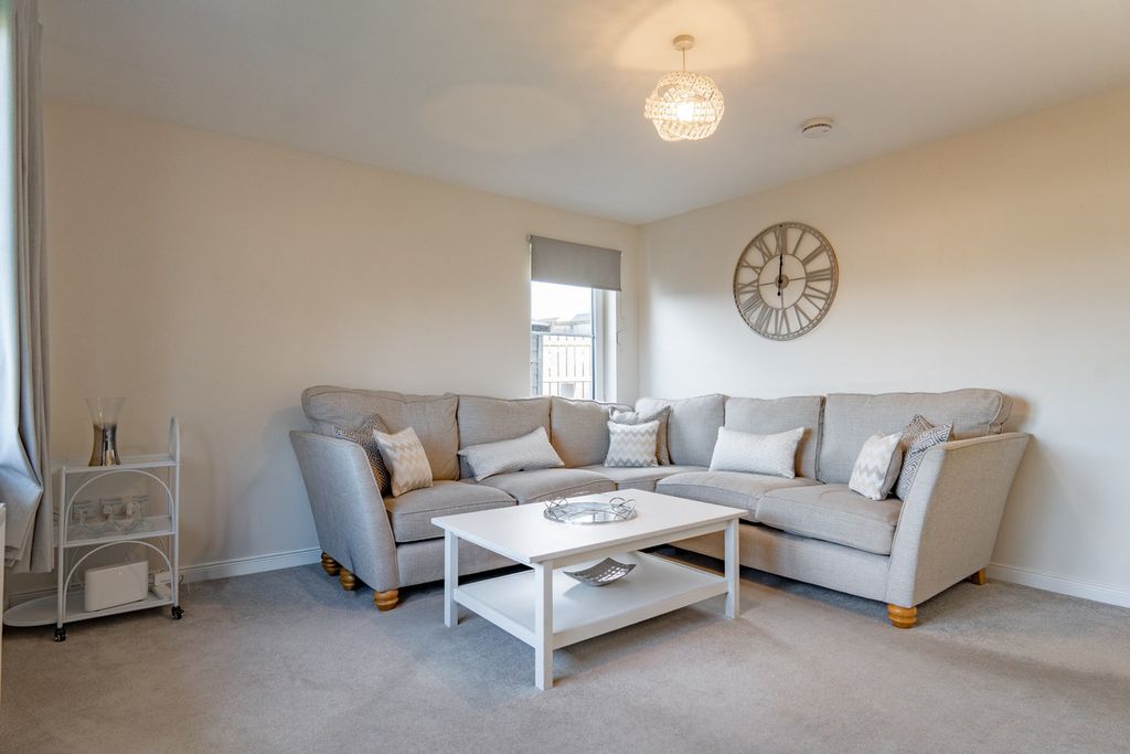 Property photo 2 of 36