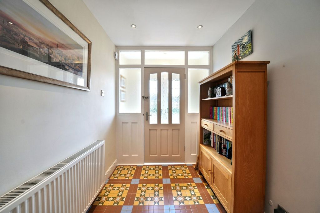 Property photo 2 of 24
