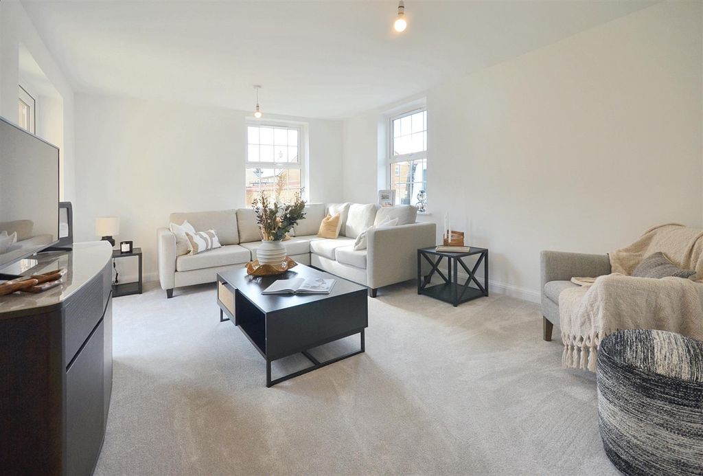 Property photo 2 of 11 Sitting Room