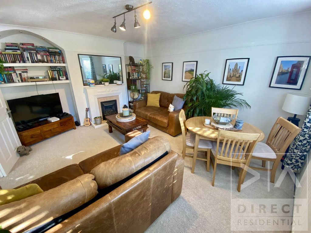 Property photo 3 of 14