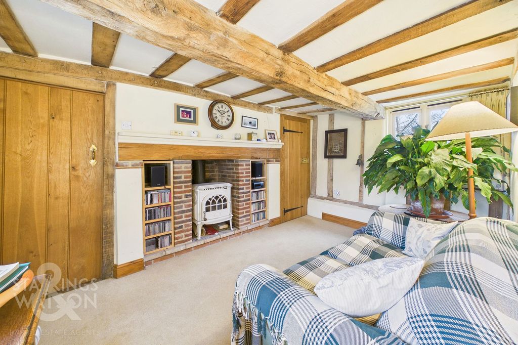 Property photo 2 of 33