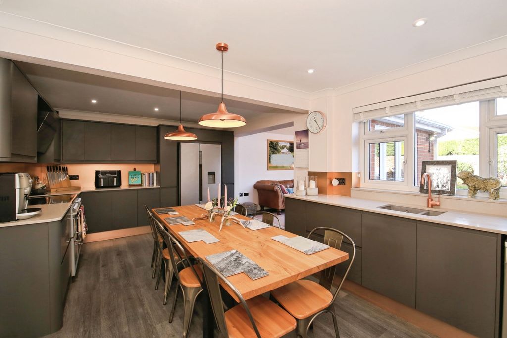 Property photo 3 of 21 Img_2616