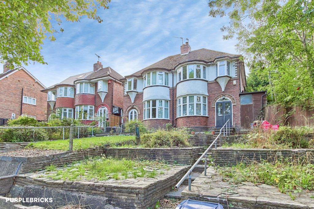Property photo 2 of 27