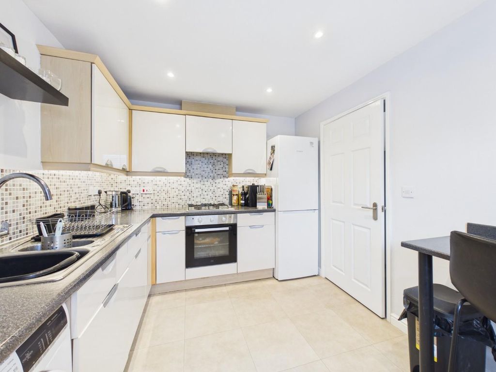 Property photo 3 of 20 Cam01268G0-Pr0458-Still010.Jpg