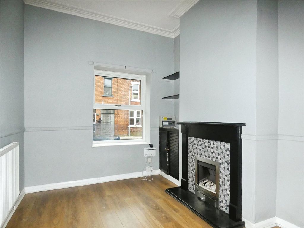 Property photo 2 of 10 Living/Dining Room