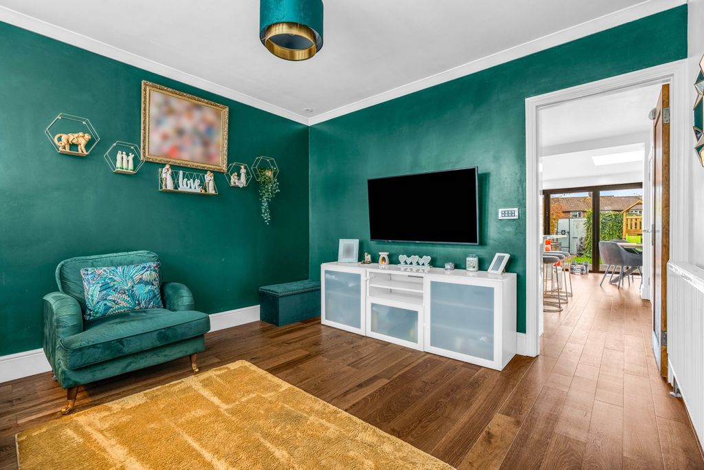 Property photo 2 of 20