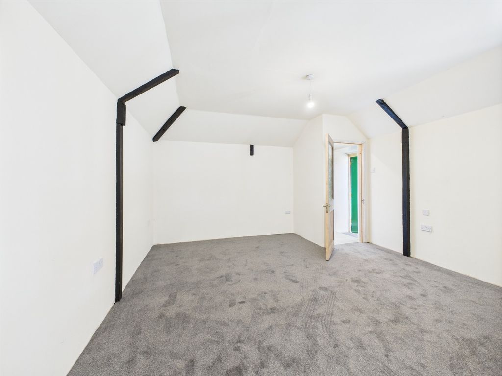 Property photo 2 of 16 3764927