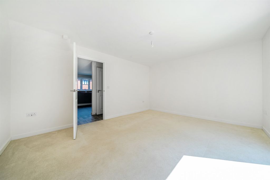 Property photo 2 of 5 Living Room