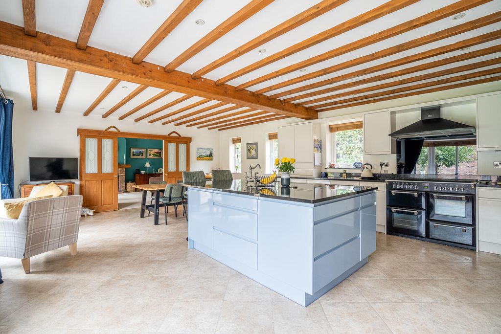 Property photo 3 of 28 Kitchen