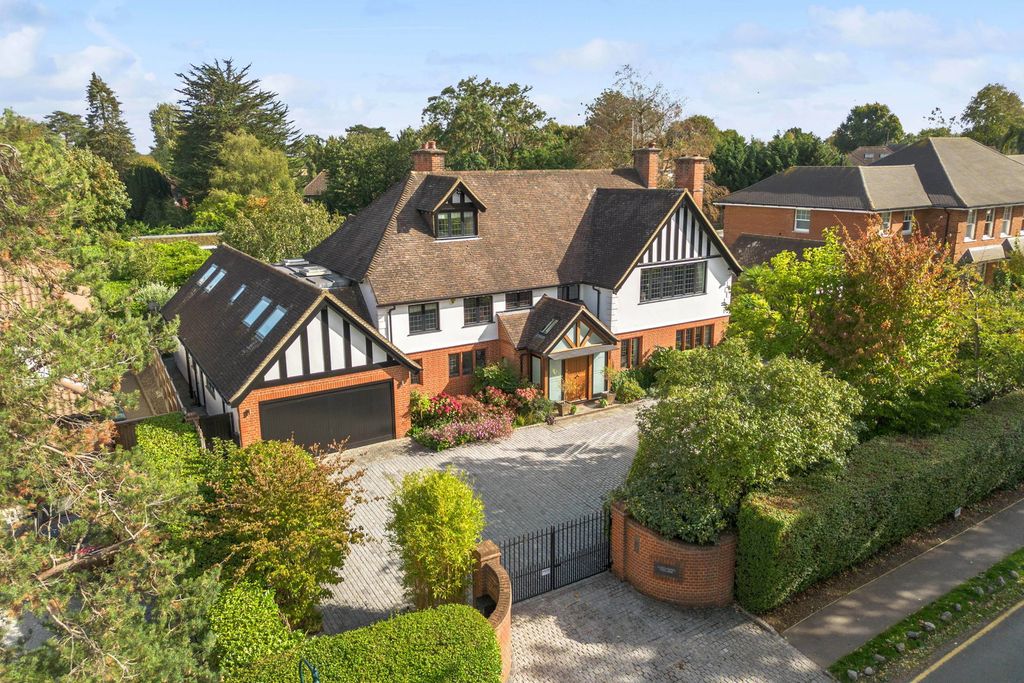 Property photo 1 of 89