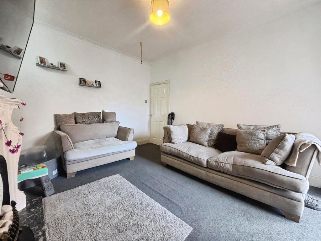 Property photo 3 of 12 4540302