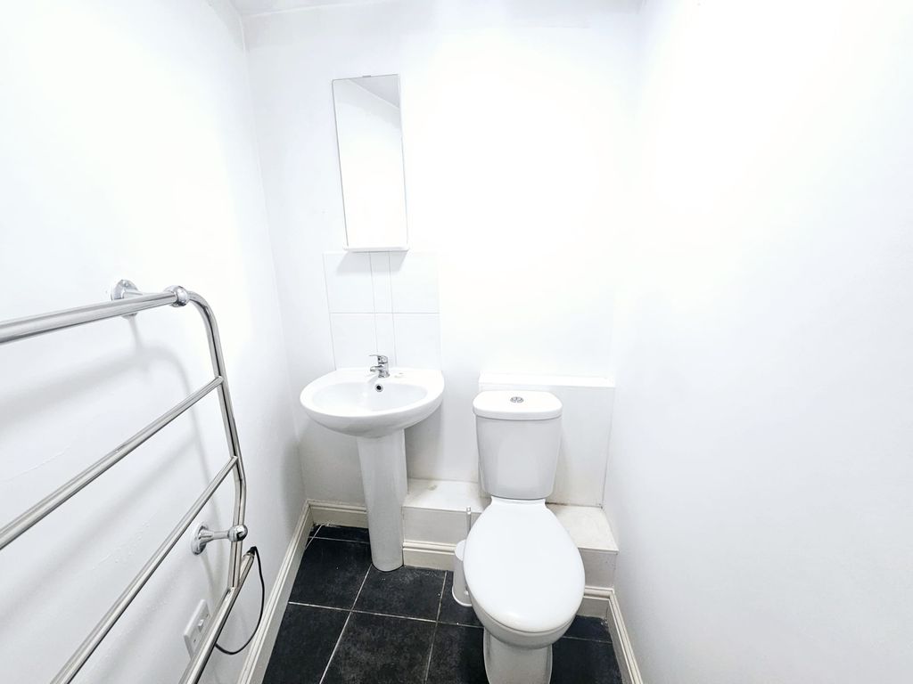 Property photo 3 of 5 Living Room