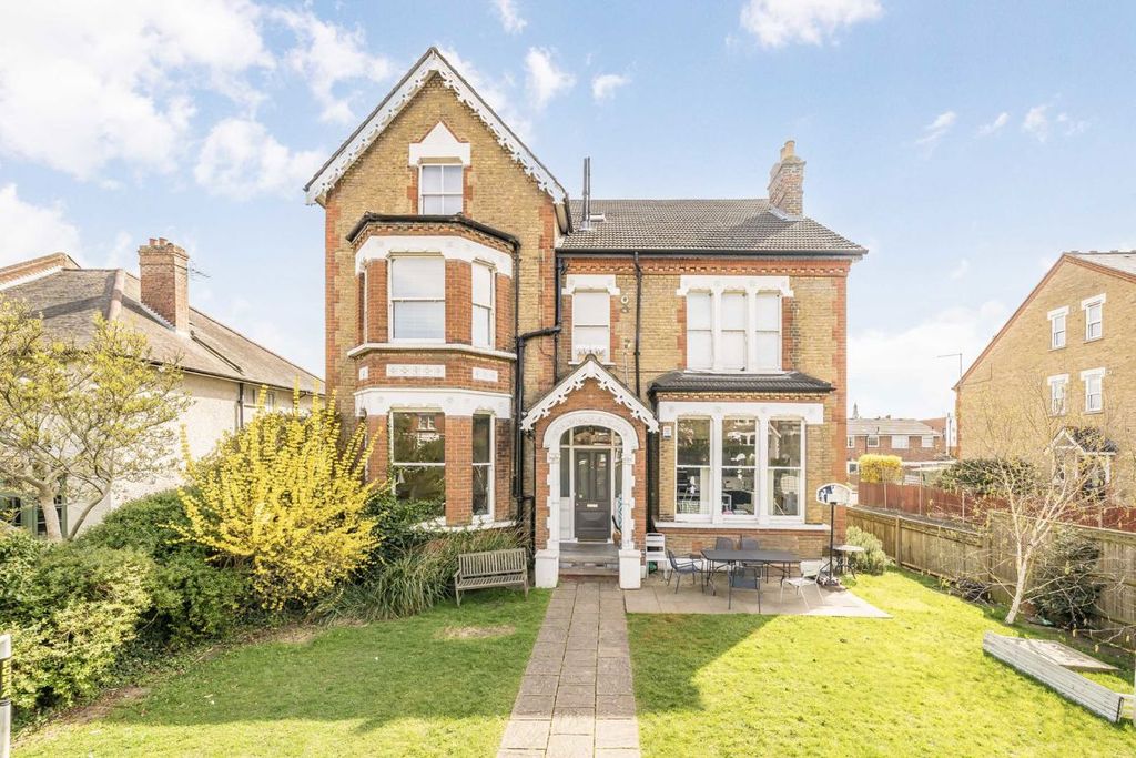 Property photo 1 of 9