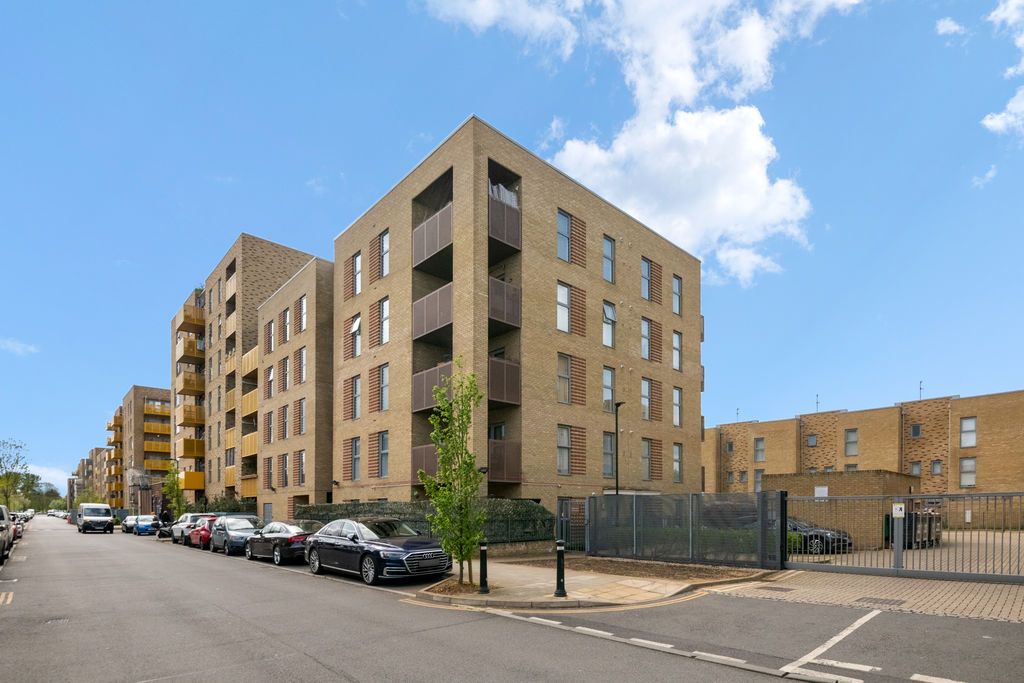 Property photo 1 of 18 Photo 18