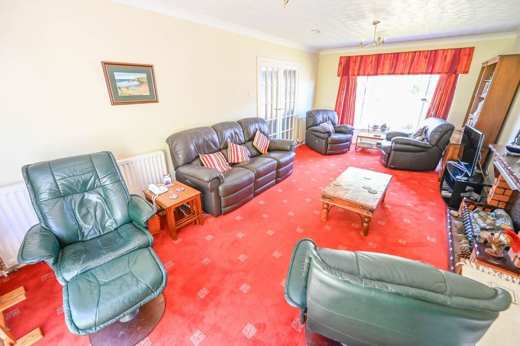 Property photo 3 of 24