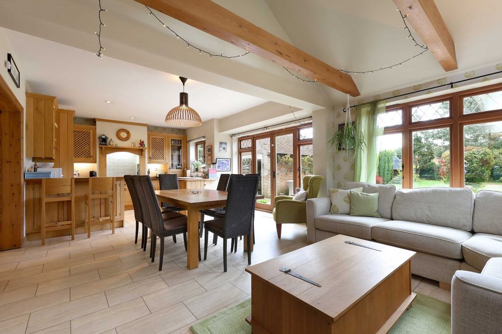 Property photo 2 of 20 Picture No. 14