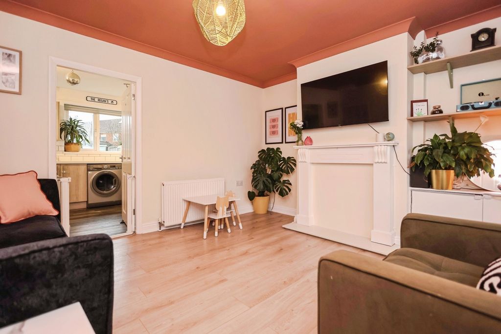 Property photo 2 of 12 Pbox-Img.Jpg