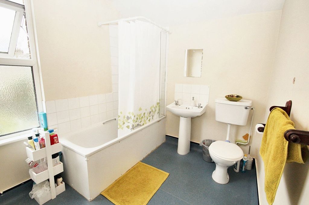 Property photo 2 of 4