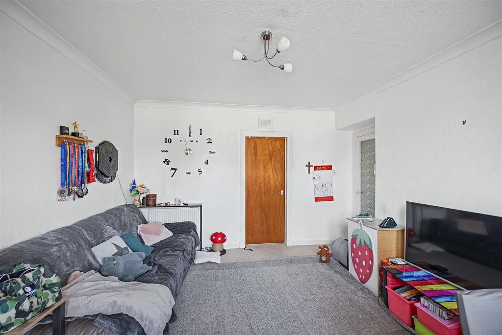 Property photo 2 of 12 Reed Street-8.Jpg
