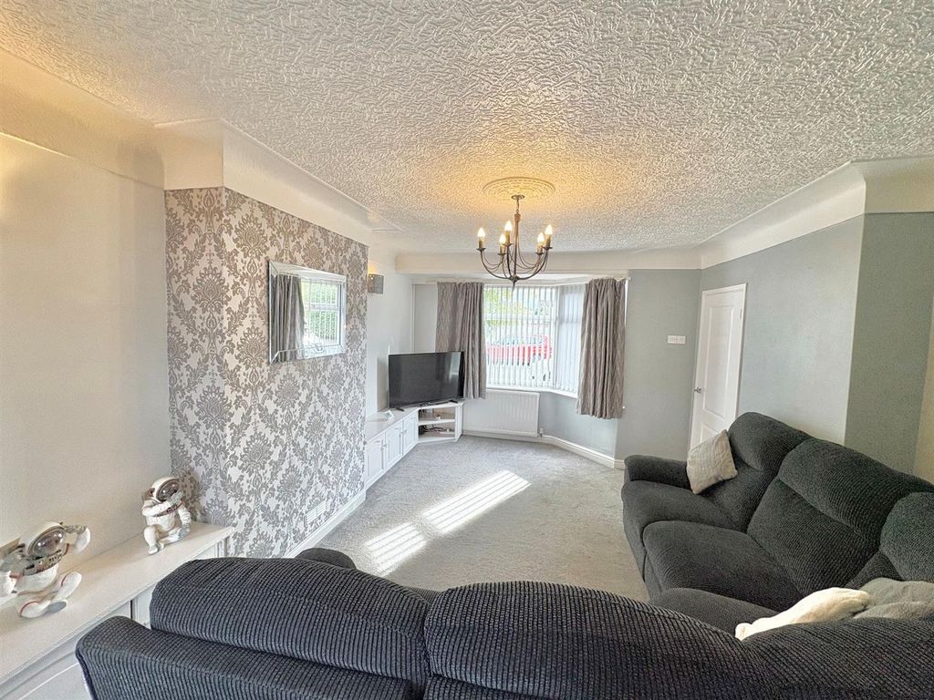 Property photo 3 of 15 Lounge 2.Jpg