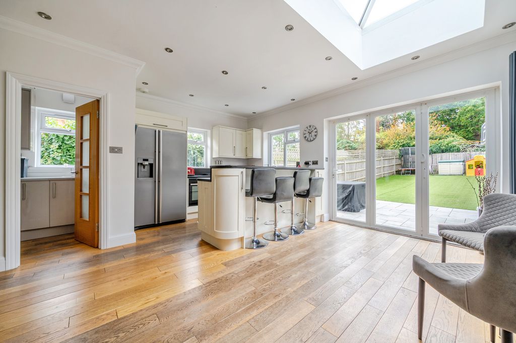 Property photo 3 of 20