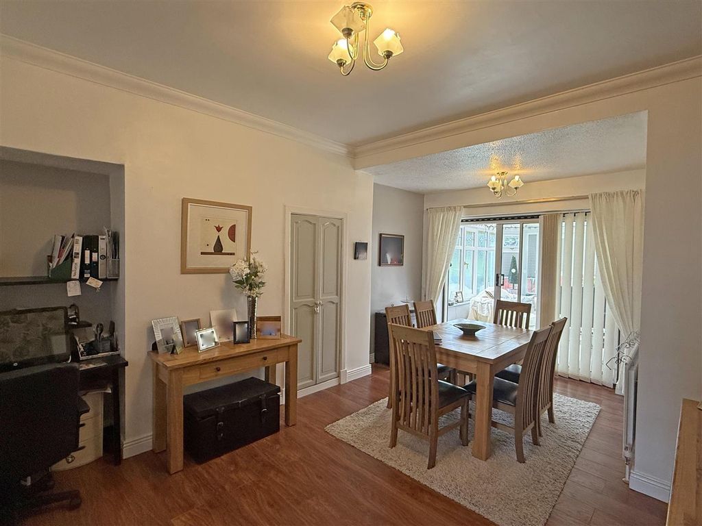 Property photo 3 of 14 Dining Room v4.Jpg