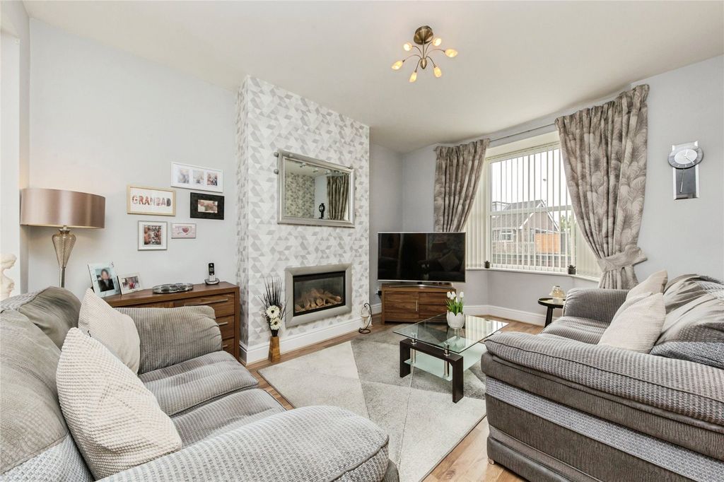 Property photo 3 of 18 Picture No. 10