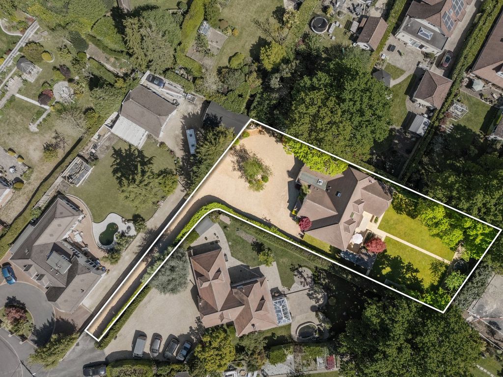 Property photo 2 of 26