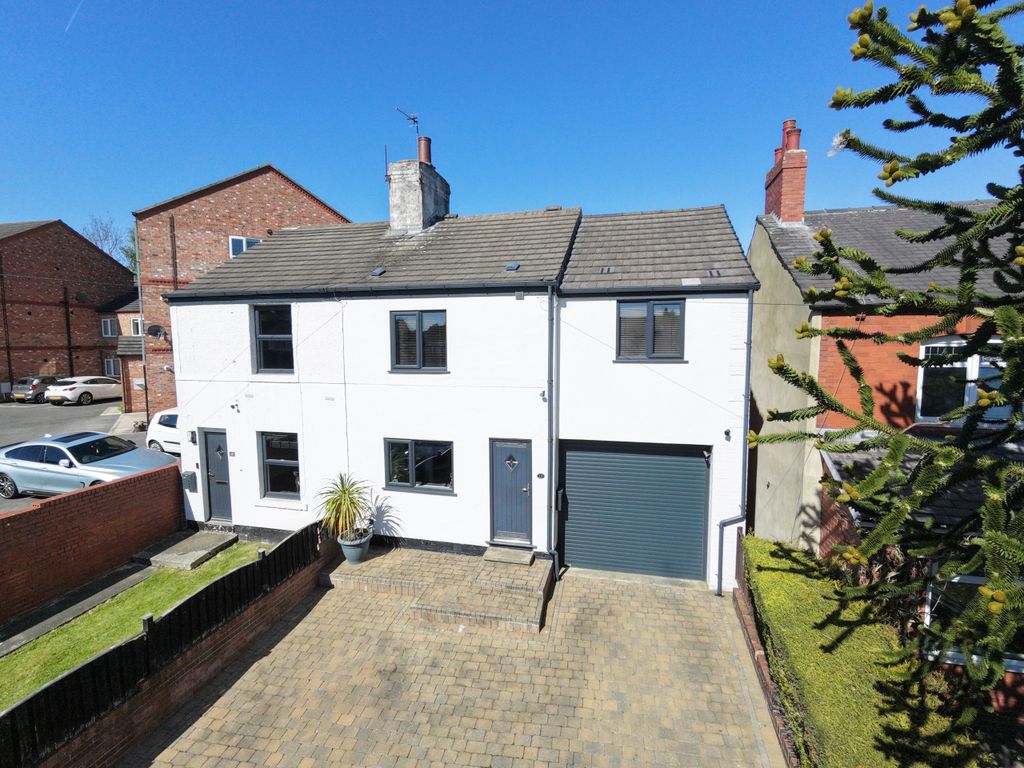 Property photo 1 of 19 External