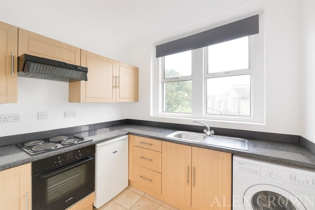 Property photo 2 of 3