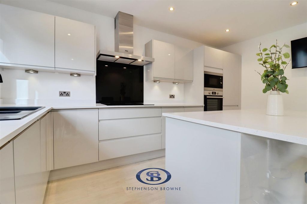 Property photo 2 of 24 82016Fd7-Img_7441-Img_7443.Jpg