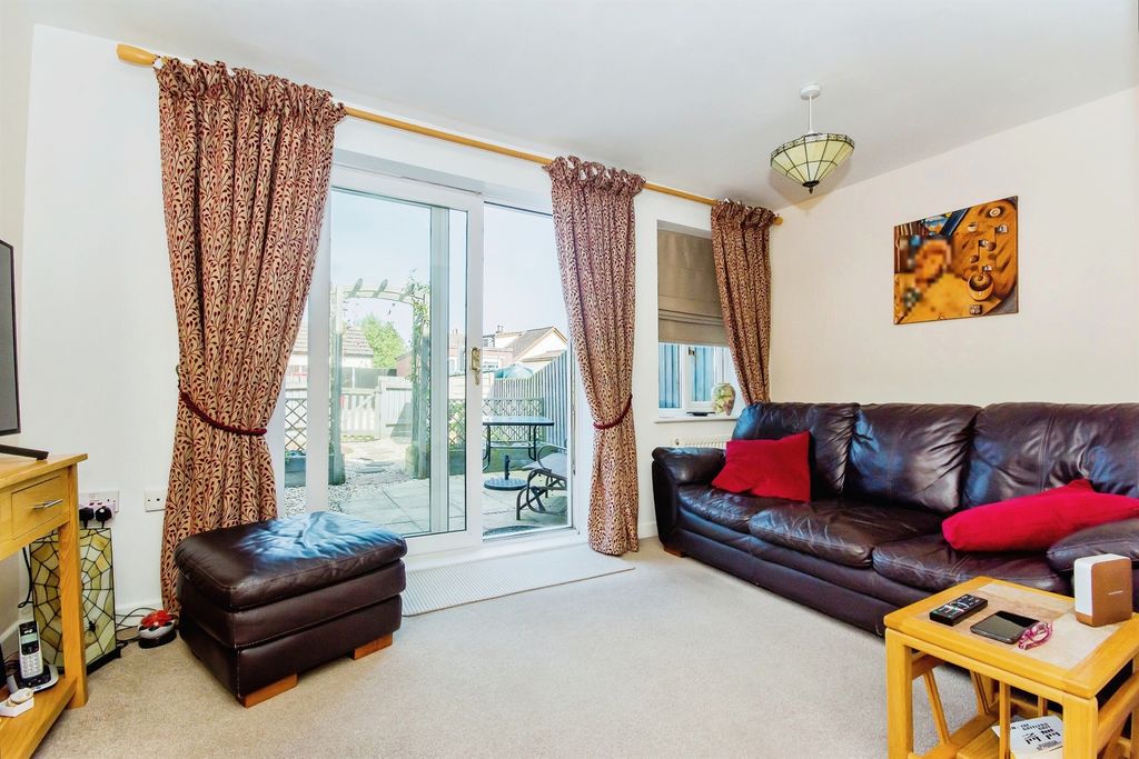 Property photo 3 of 16