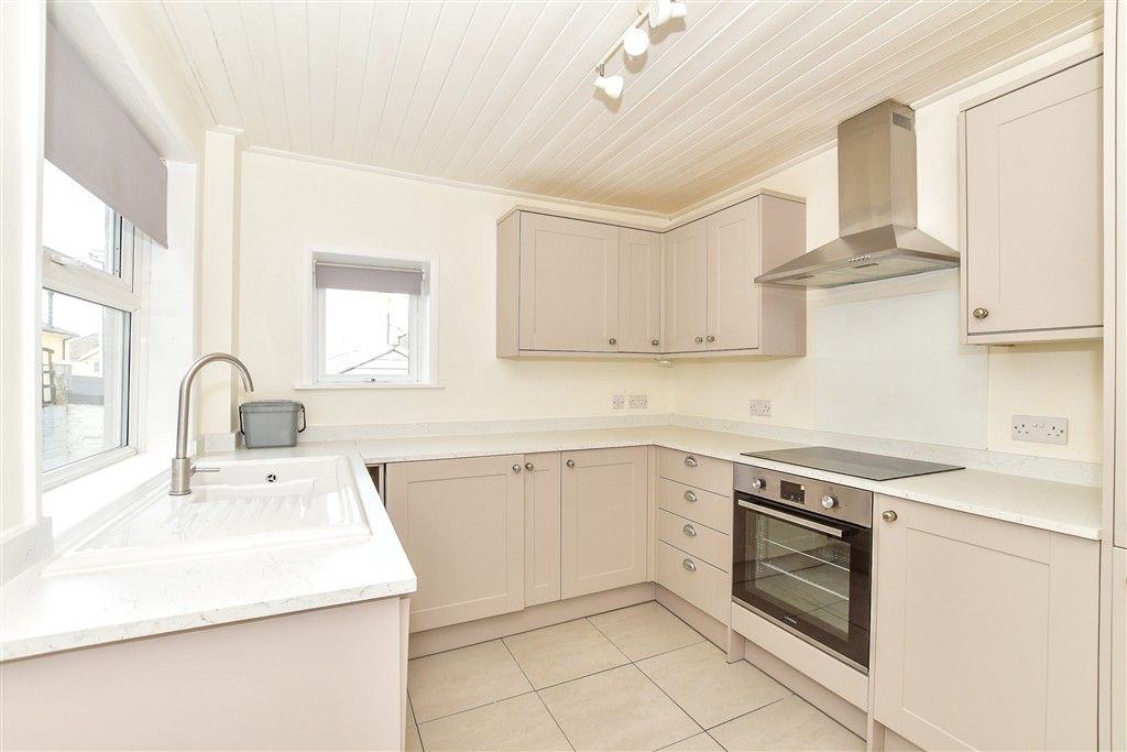 Property photo 2 of 19 Kitchen