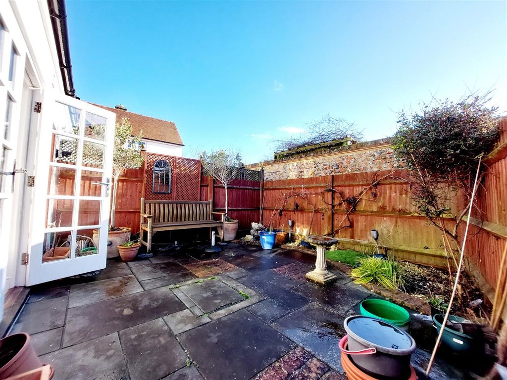 Property photo 2 of 15 Courtyard Garden