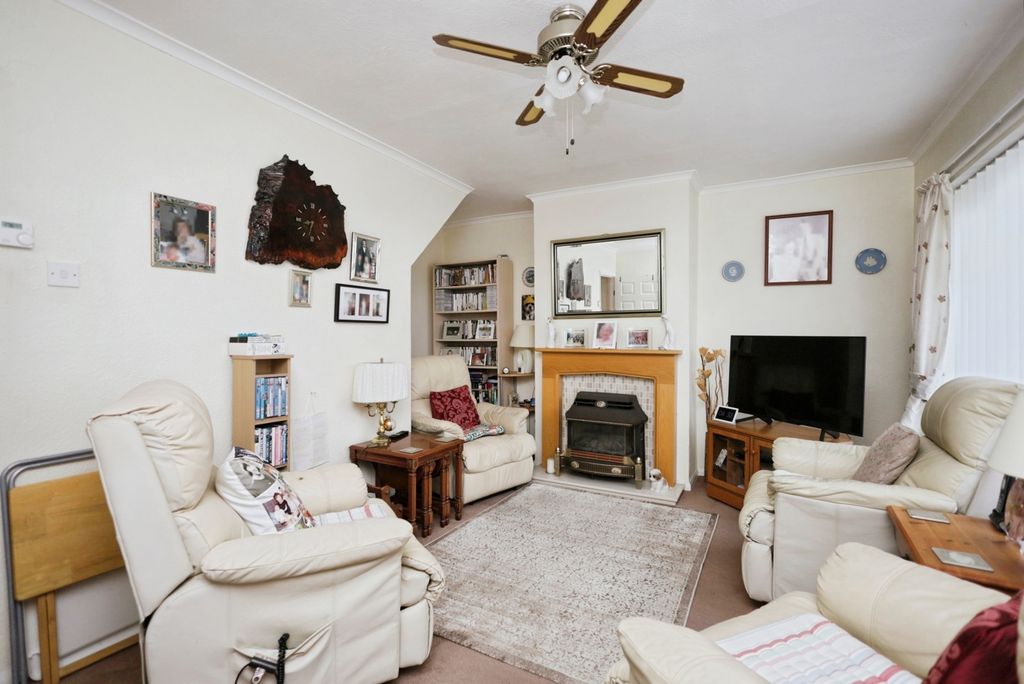 Property photo 2 of 17 Photo
