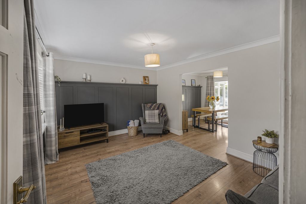 Property photo 3 of 26