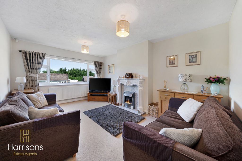 Property photo 3 of 37 5252292