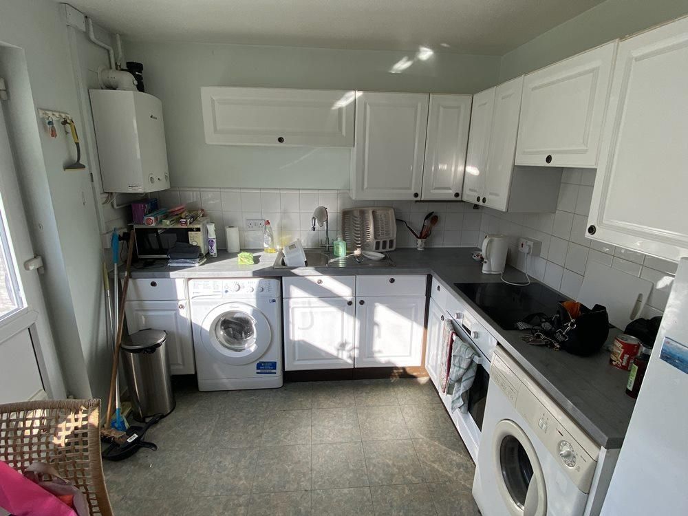 Property photo 3 of 9 Kitchen.Jpg