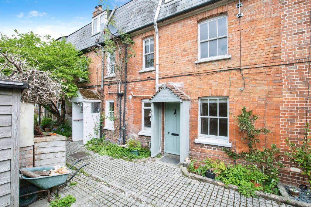 Property photo 1 of 12