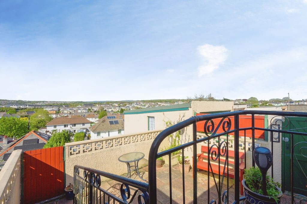 Property photo 2 of 17 Pbox-Img.Jpg