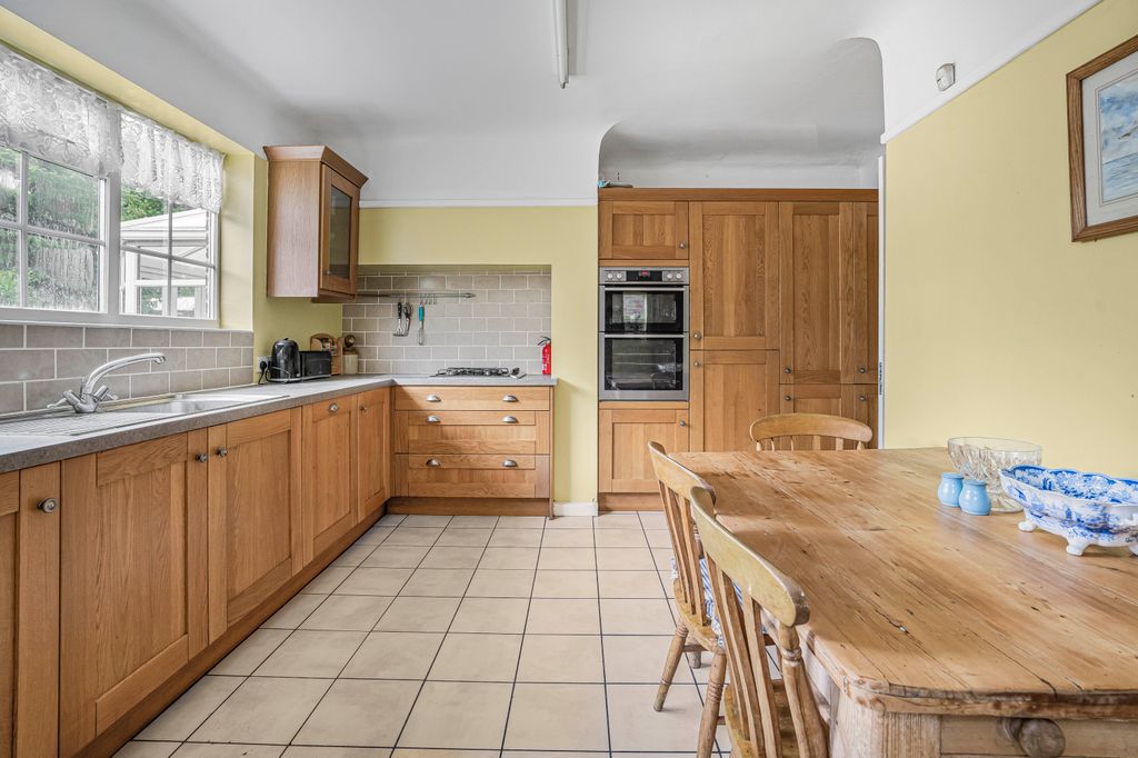 Property photo 3 of 16 Kitchen/Breakfast Room