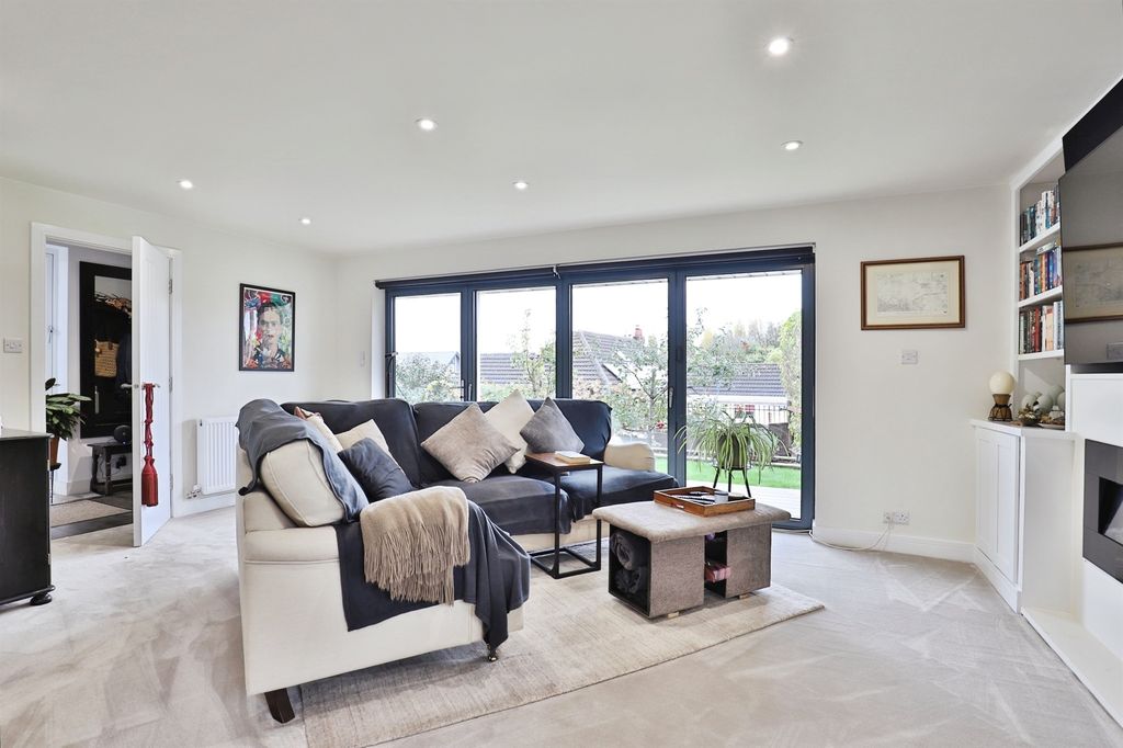 Property photo 3 of 17